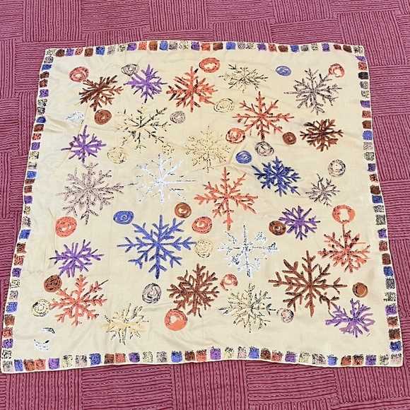 Accessories - Colorful Snowflake Patterned Scarf